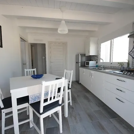 Apartment Amareilmare1 *